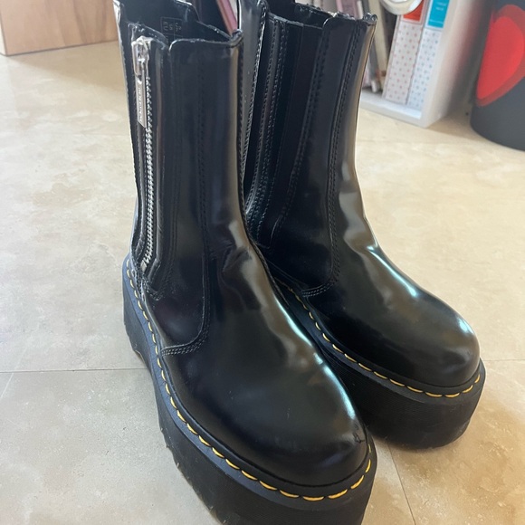 Dr. Martens Ultra Max Jadon Boots - Picture 2 of 8